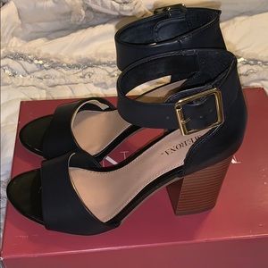 Block heel sandals